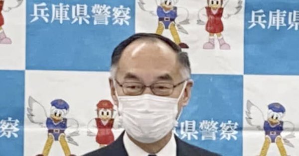 下の方のお説のとおりですわ。
いやいや、バカ面晒す程度ならいいんですよ。
裁判というのが公の機関を使ってる以上、メリットがなったら一切だんまりじゃ、食い逃げです。
現況見る限りアー姐さんの態度はなってません。
このままでは私も甚だ遺憾ながら、バカッター分類の反対派なるものに回らざるを得ません。
何ですか?あのバカッターは!
埒もない投稿に茶坊主が一斉によいしょを入れてさ。
どうしても傷口を舐めて貰いたいならお付に、女なら誰でも持ってる足の付け根の大傷でも舐めて貰えばいい!
と、シモネタに続ければ…
往時のオウムでは股舐め修行ってのはなかったのかしら?
まさかのうんち食べ修行があったというだから、これもあっても不思議ではありません。
掲示板サイトのSM板で年下女上司ものとして、結構話題になってましたよ。
オウムってのは年齢や外部での地位は一切度外視の軍隊組織。
TVでも、自分の娘の年代よりも下と思われるティーン女幹部に絶対服従している壮年男の信者の姿を、よく映してましたよ。
そのティーン♀がこっそり悪戯心を起こしたら…そこらあたりがヒントでしょうね。
時にオウムの連中ってのは、きわめて不衛生でろくすっぽ風呂にもはいらないものですから、匂うですよ。
ことに新陳代謝の激しいティーンなんてのは、汚れギャルという月並みな言葉では片付かないほどのきったなさでしょうね。
その彼女が股舐めを命令してきたとなったら…
もうこの世の地獄ですわ。
アンモニア原液を嗅がされたの等しい激臭で鼻がバカになった状態で、垢とシッコで貼り固まった陰毛を唾液で溶かして飲み込むとこが出発。
ことによったら、うんちを喰わされるより不潔かもしれませぬぞ。
あまりのつらさに、大の男が声を上げて泣くこと必定です。